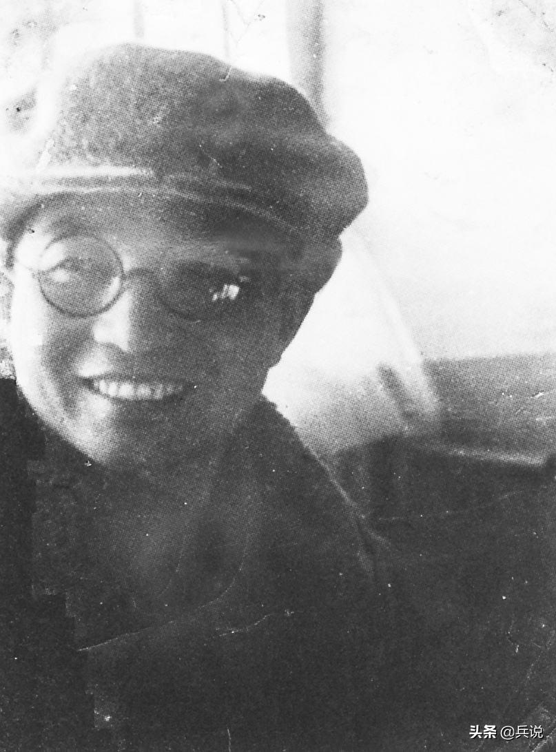 日军装甲车追八路军火车,日军开着东风大卡车