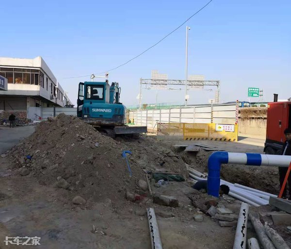 蓝牌福田国六自卸车最新款,福田3.8米二手自卸车蓝牌