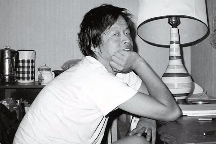 他是写情色一流的作家，写作17年默默无名，死后被高晓松封神