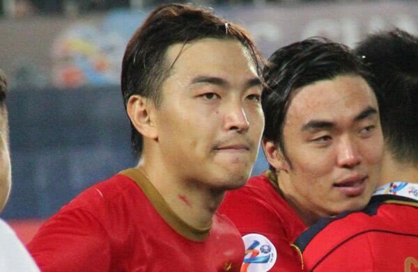 冯潇霆父亲简历,前国足队长冯潇霆简历
