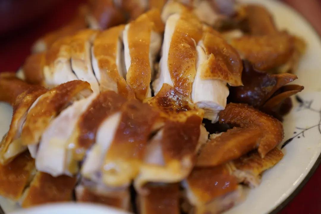 粤菜云聚广东人,粤菜云聚正鱼头腐竹煲