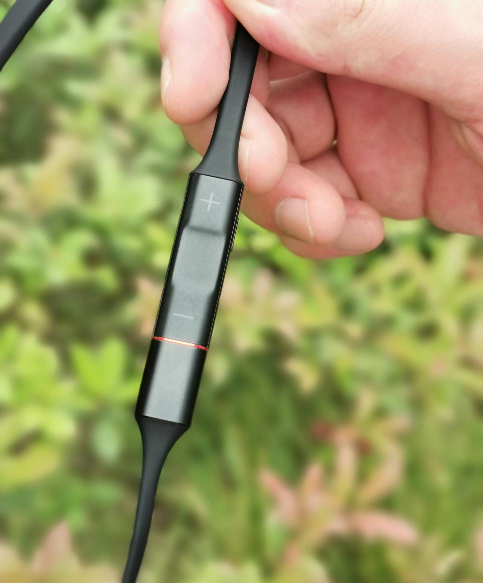 一款适合毕业旅行的耳机上手评测，快充这个功能我很喜欢