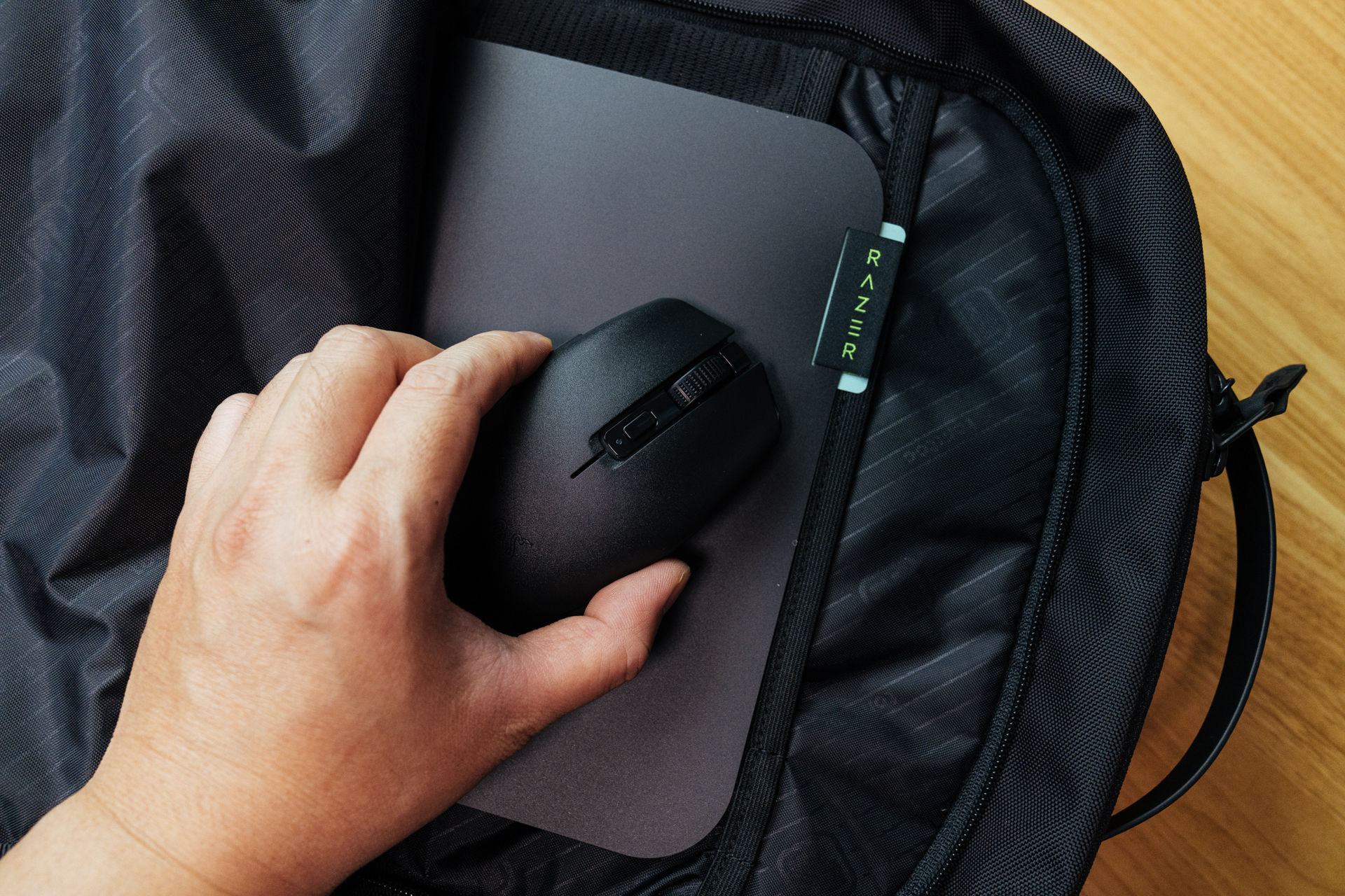 razer雷蛇毒蝰终极版轻量无线鼠标,razer八岐大蛇v2无线鼠标评测