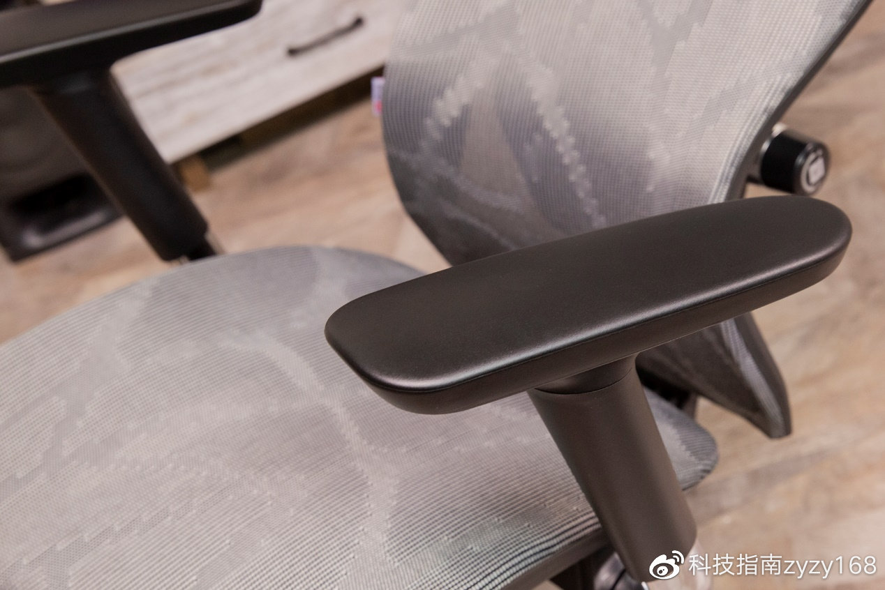 西昊人体工学椅v1和b7测评,评测西昊人体工学椅