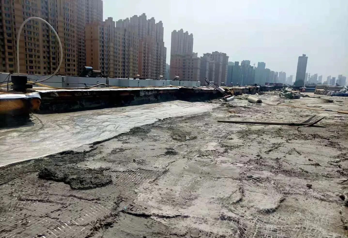 楼顶漏雨屋内损失物业赔偿问题,楼顶漏水物业说不管怎么办