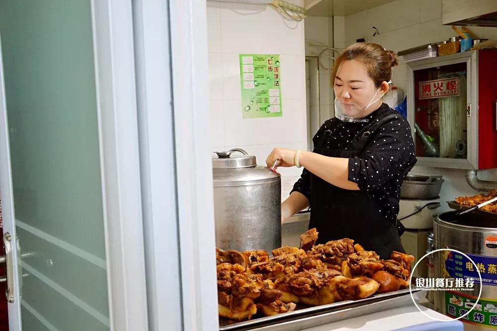 20多年老汤，在同心路卖卤煮