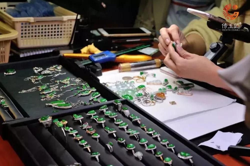 和田玉水中采直播,和田玉清水直播