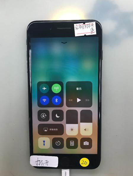 iphone8后摄和闪光灯均打不开,iphone8后摄像头间歇卡死