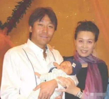 那英前任高峰分手原因,足球运动员高峰和那英