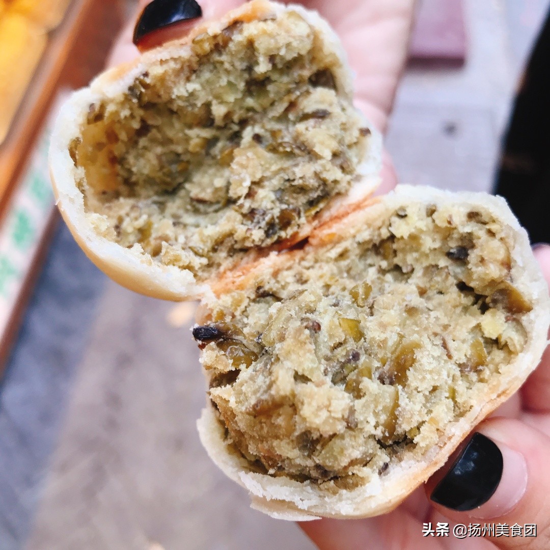 一口就上瘾,比较火的绿豆酥饼