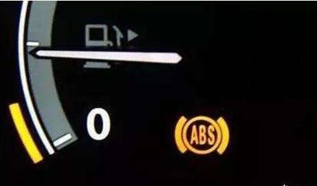 前轮刹车抱死更换abs,货车更换刹车片abs故障灯亮的原因