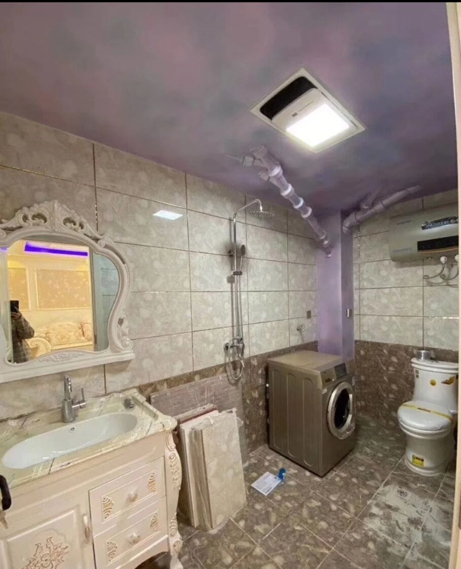 房子装完没少花钱，朋友来了都说像KTV，卫生间的管子是来搞笑的