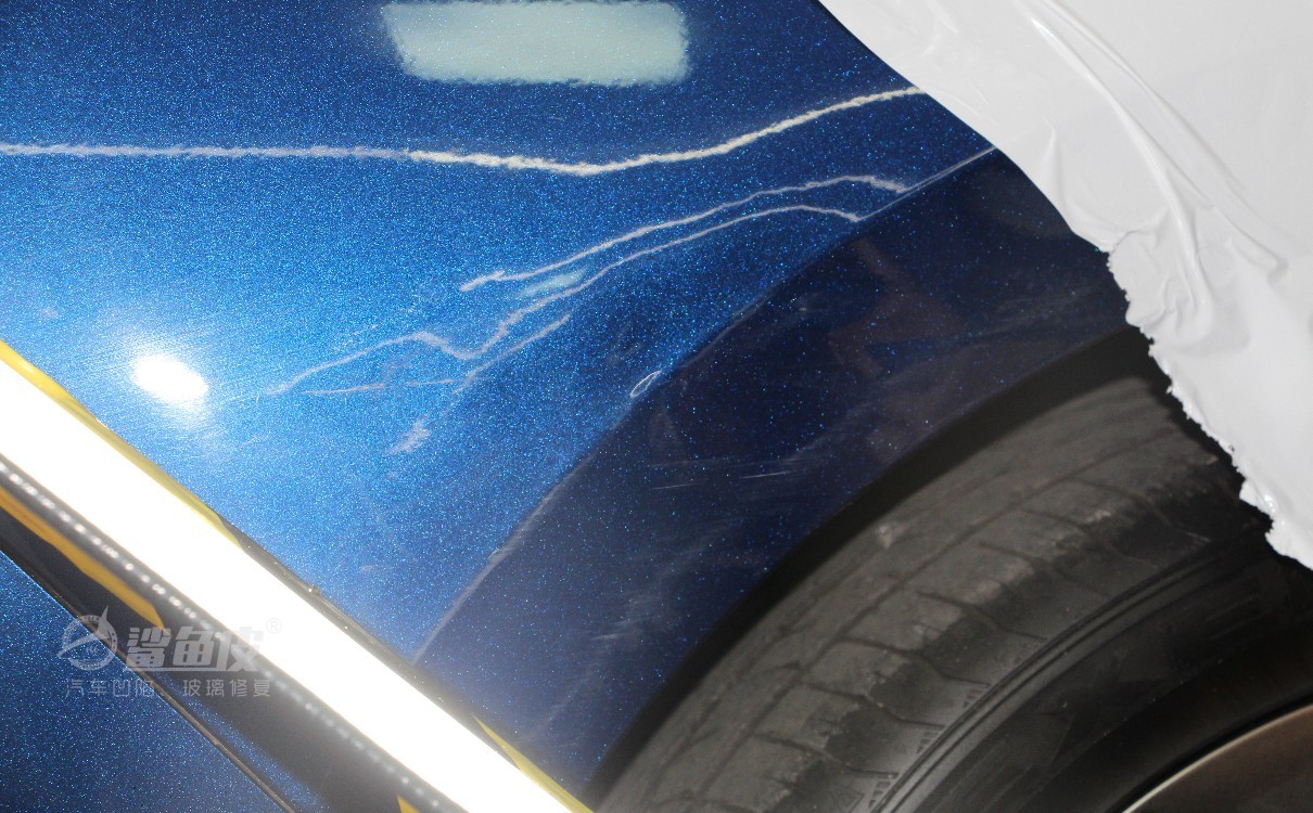 汽车门凹陷修复小窍门,郑州汽车无痕凹陷修复