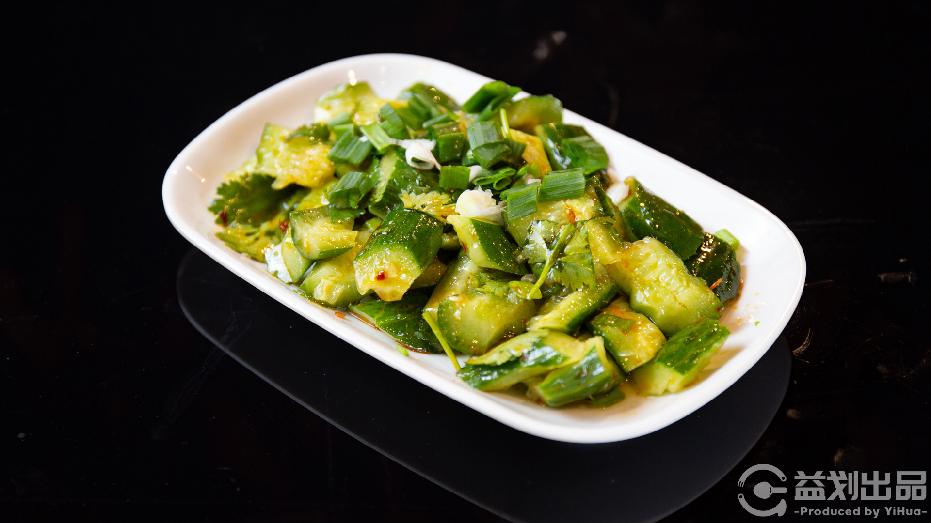 呼市旋转火锅烧烤一体餐厅,呼市吃烤肉推荐餐厅有哪些