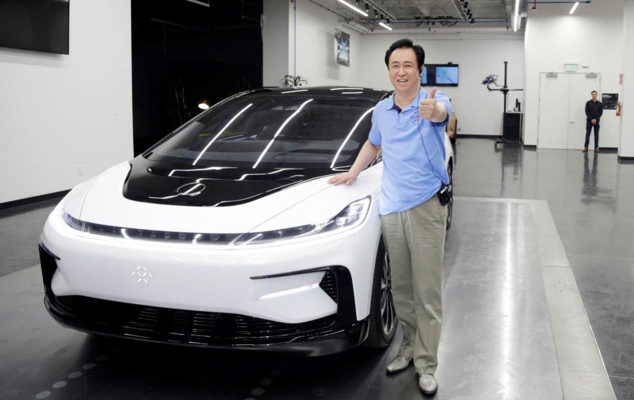 负债1.9万亿，每天利息2.4亿，许家印离“接班”贾跃亭还有多远