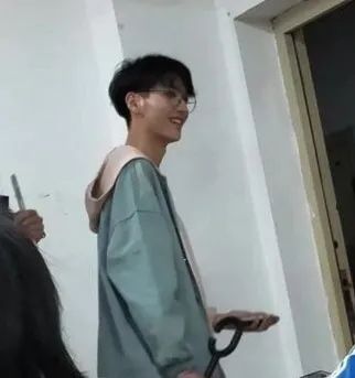 素人帅哥闪照合集,素人帅哥集锦