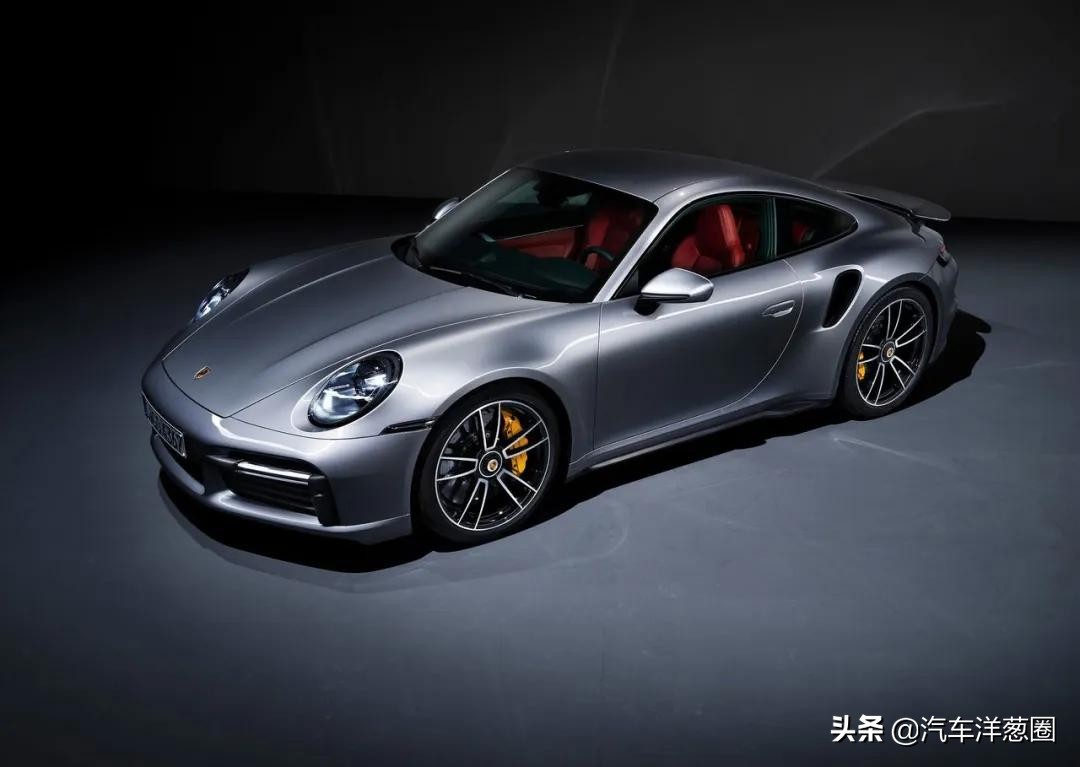 宝马换新车标了！蓝天白云帅炸，以后黑白标只代表低端宝马车主？