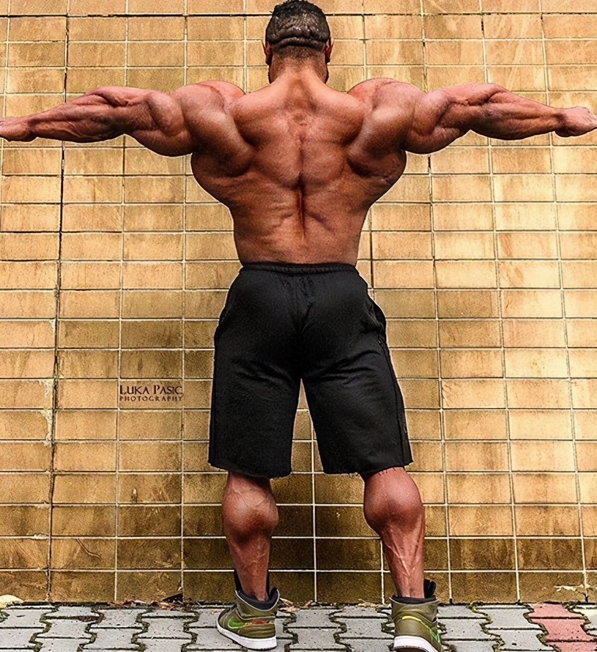 健身新手应该上小重量还是大重量,健身增肌用大重量还是小重量