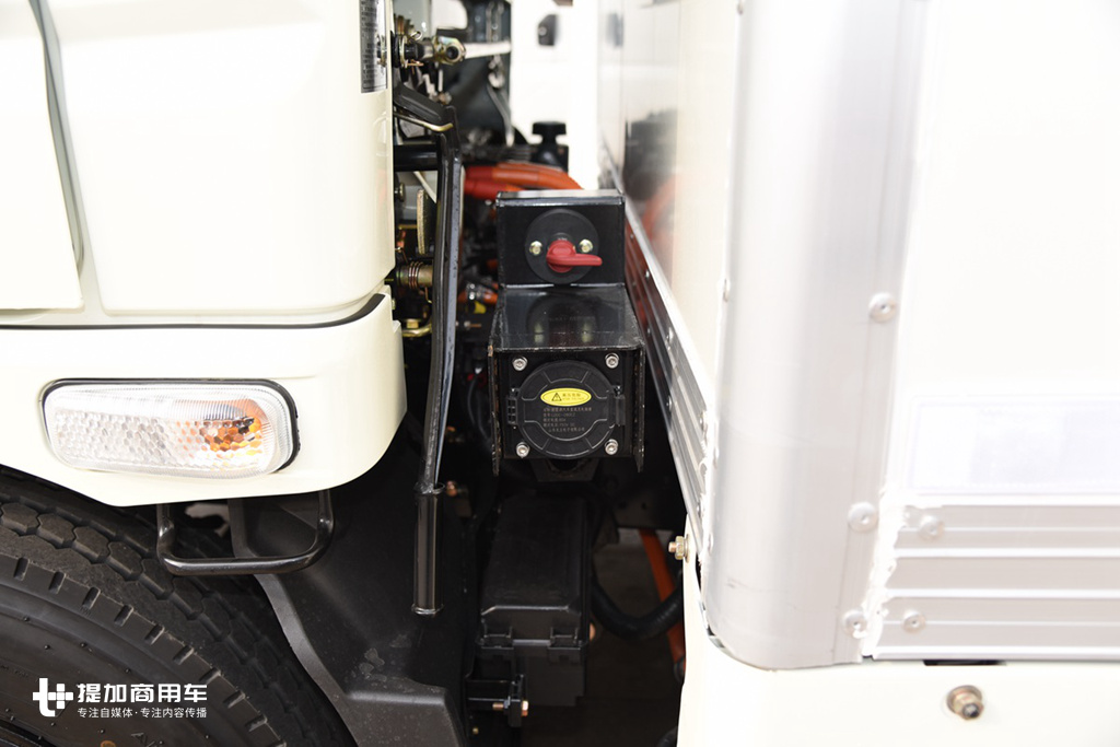 五征飞碟奥驰轻卡导风罩,五征飞碟轻卡新能源