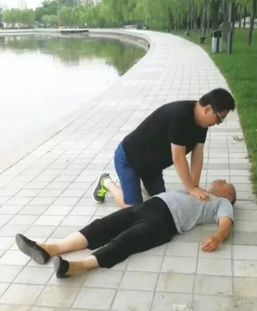 65岁大爷为了降压，晨练中风，医生：高血压患者可以做5种运动