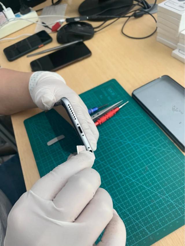 苹果手机怎么换电芯全过程,苹果手机如何换电池教程