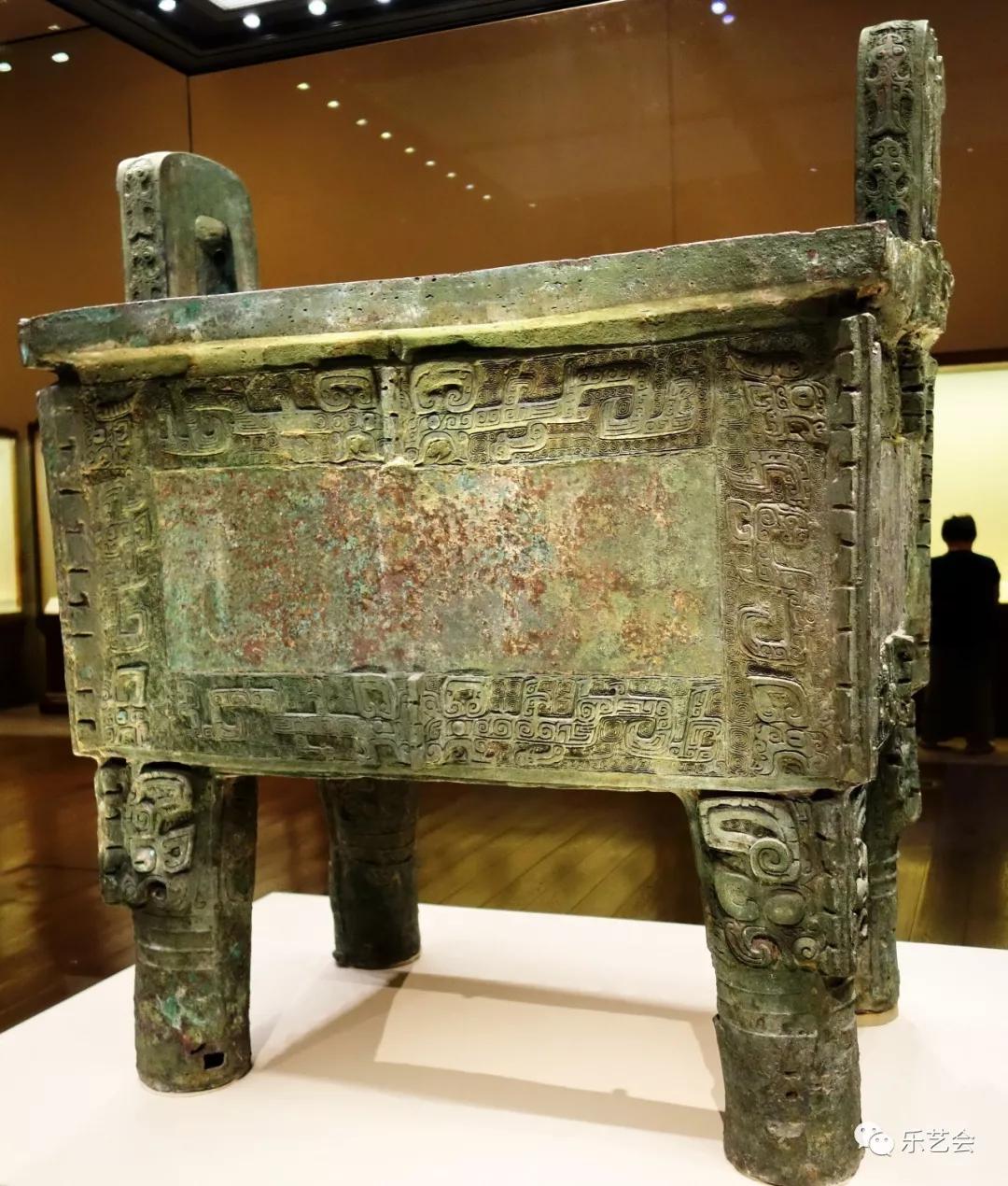 汉代青铜鼎三足鼎价格,海内著名三件青铜大鼎