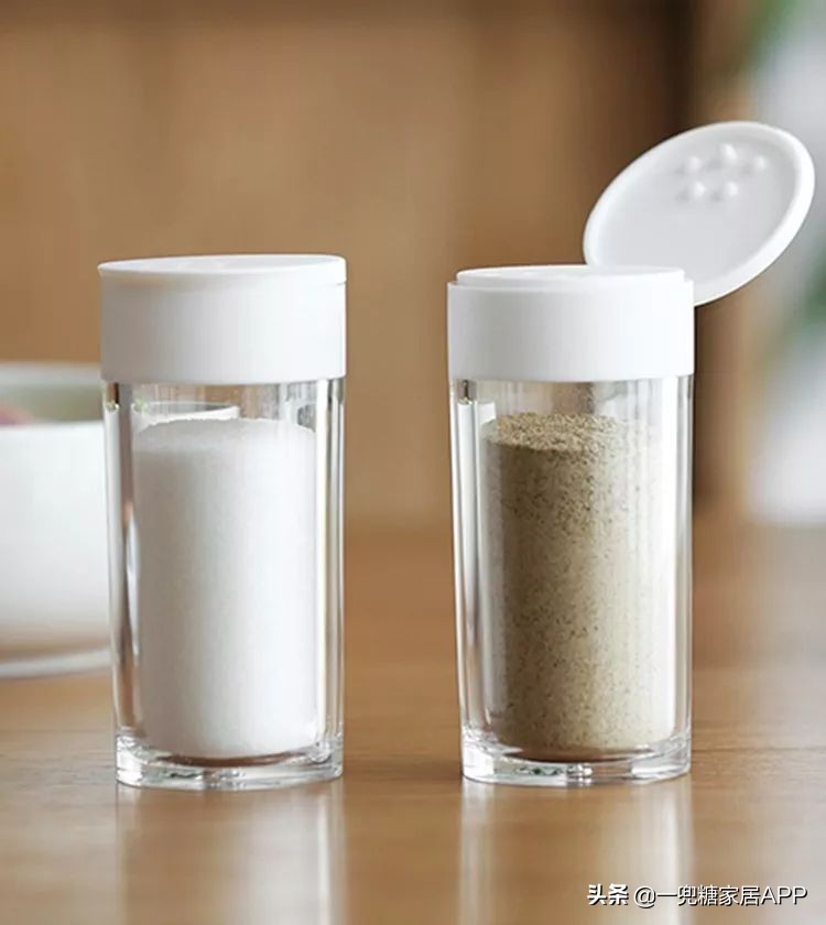 在名创优品50块钱能买多少盲盒,在名创优品100块钱买化妆品