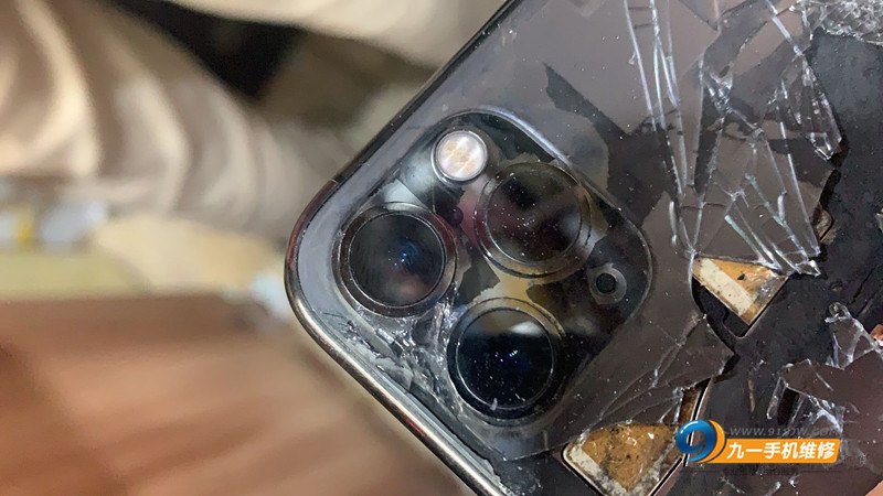 广州维修苹果手机换全后盖多少钱,iphone手机换后盖多少钱