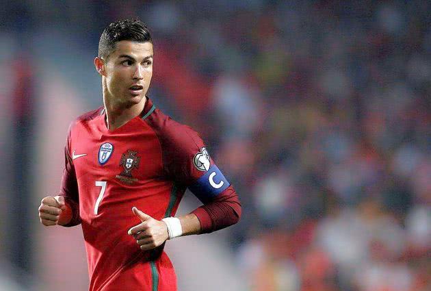 足坛十大现役前锋除梅罗外,足坛最佳球员梅罗