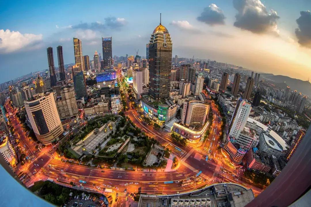 今年一百岁的她，织出全世界最细的纱