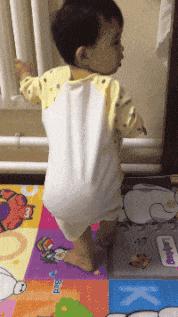 搞笑gif永远不要相信任何人,朋友圈gif背景搞笑