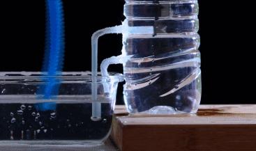 如何制作自动浇水器立在地上的,如何自制持续浇水器