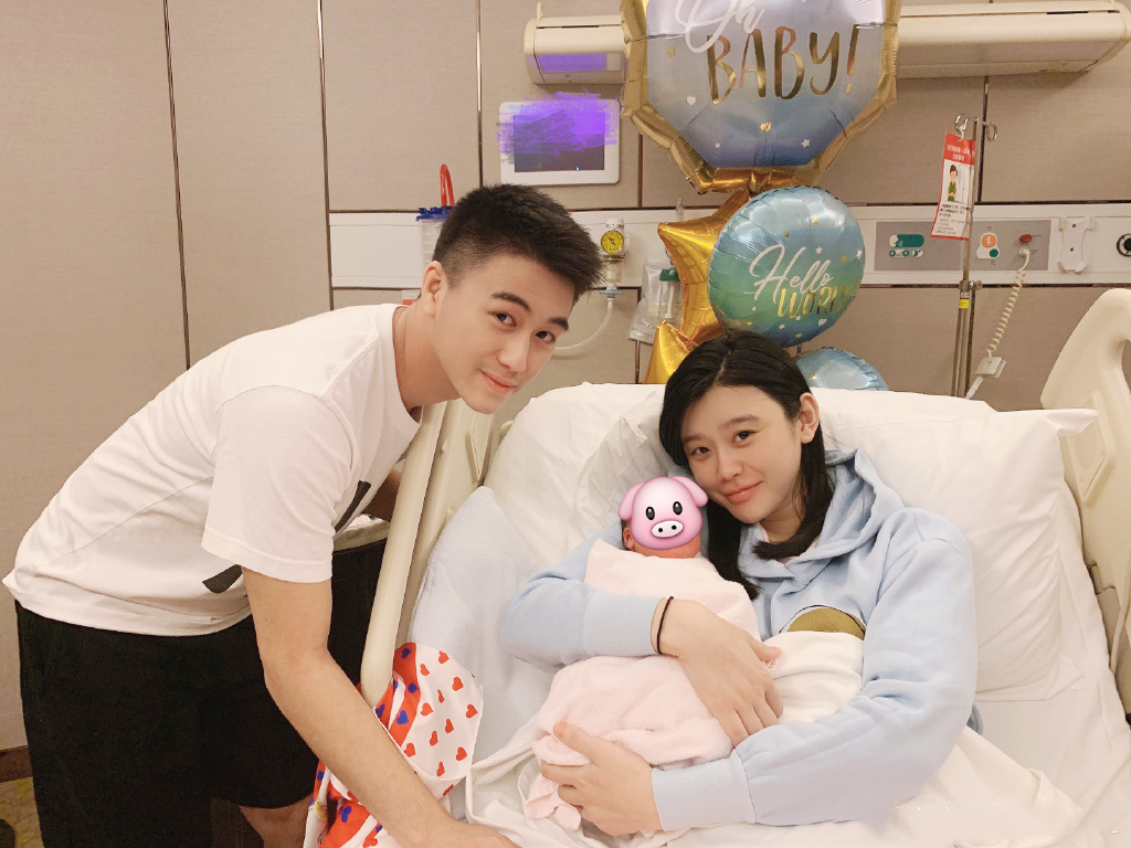 超模奚梦瑶诞下赌王第五代长孙，新手妈妈变“明星”，备好待产包