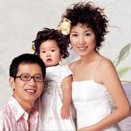 涂唐嫣口红调侃陈宝国，从央视名嘴到卖惨主播，李静如何走到这步