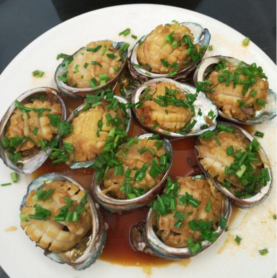 迪拜土豪聚会用餐吃什么,迪拜朋友请客吃鲍鱼