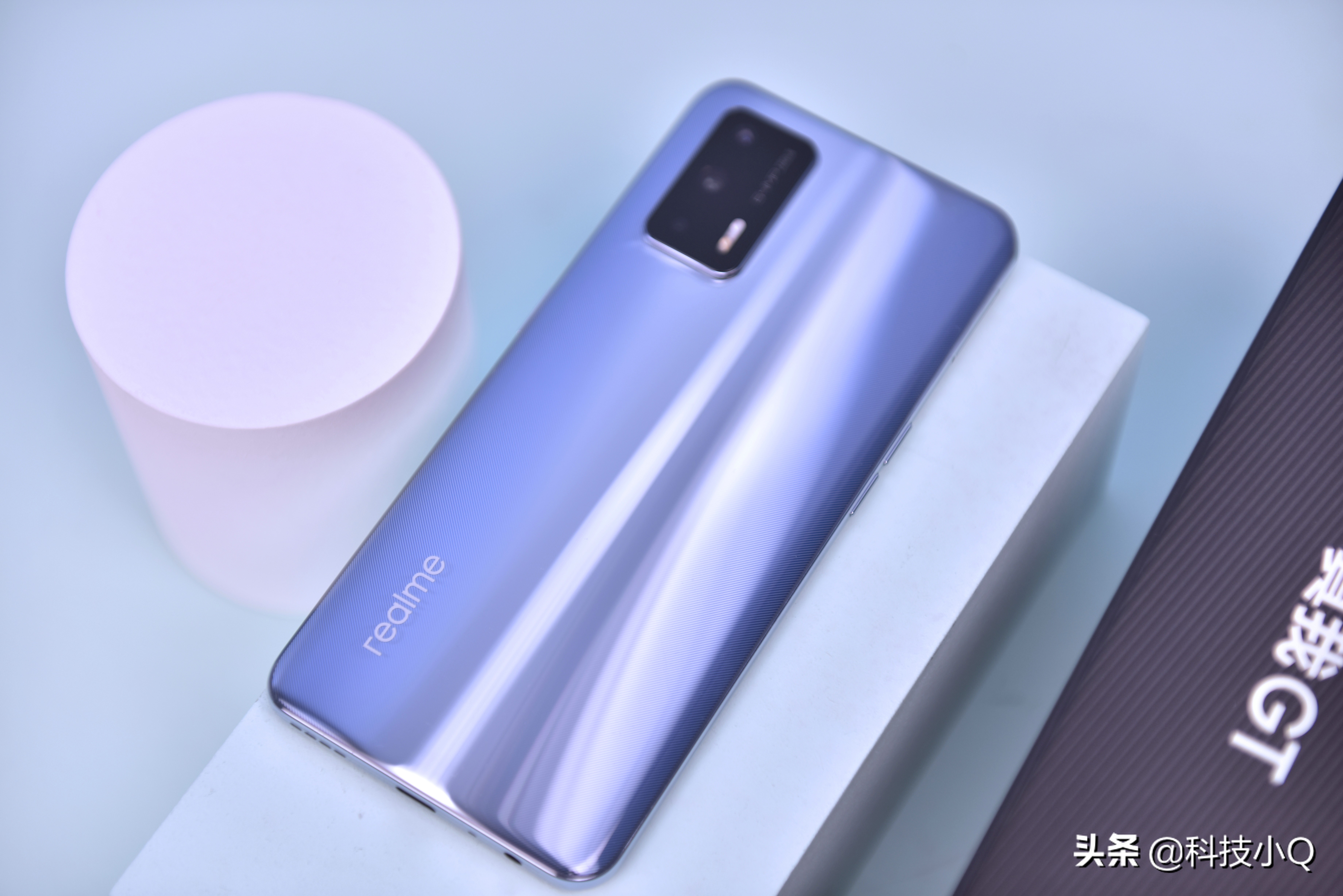 杨幂代言真我gt大师探索版,杨幂代言真我gtneo2