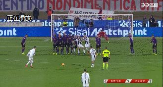 c罗里程碑之夜继续刷新纪录,c罗全场欢呼插兜走