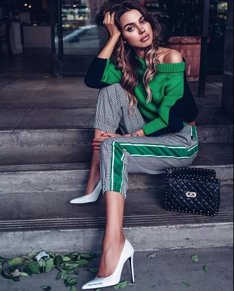 2021年最流行黄灰的穿搭,2023高级色系穿搭