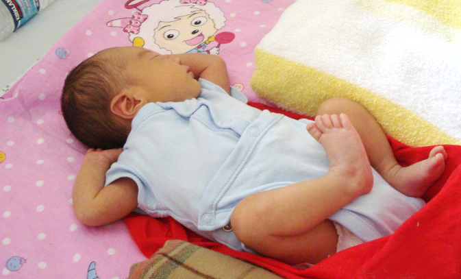 2-3个月宝宝生长发育问题,2个月宝宝生长发育缓慢怎么办