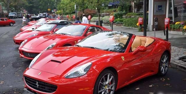 买宝马7系跑婚车，晒出账单让亲戚羡慕：4年回本，比上班还挣钱