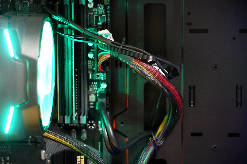 diy水冷高端机箱,电脑装机diy机箱推荐哪款