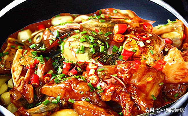 大鲤鱼骨头鱼肉怎么做好吃,猪尾巴和骨头怎么做的好吃