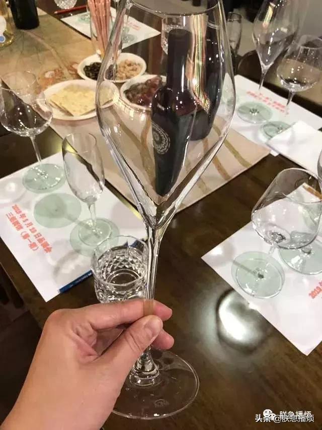 “无人酒馆”意大利进口葡萄酒品酒会，今天我是马老师