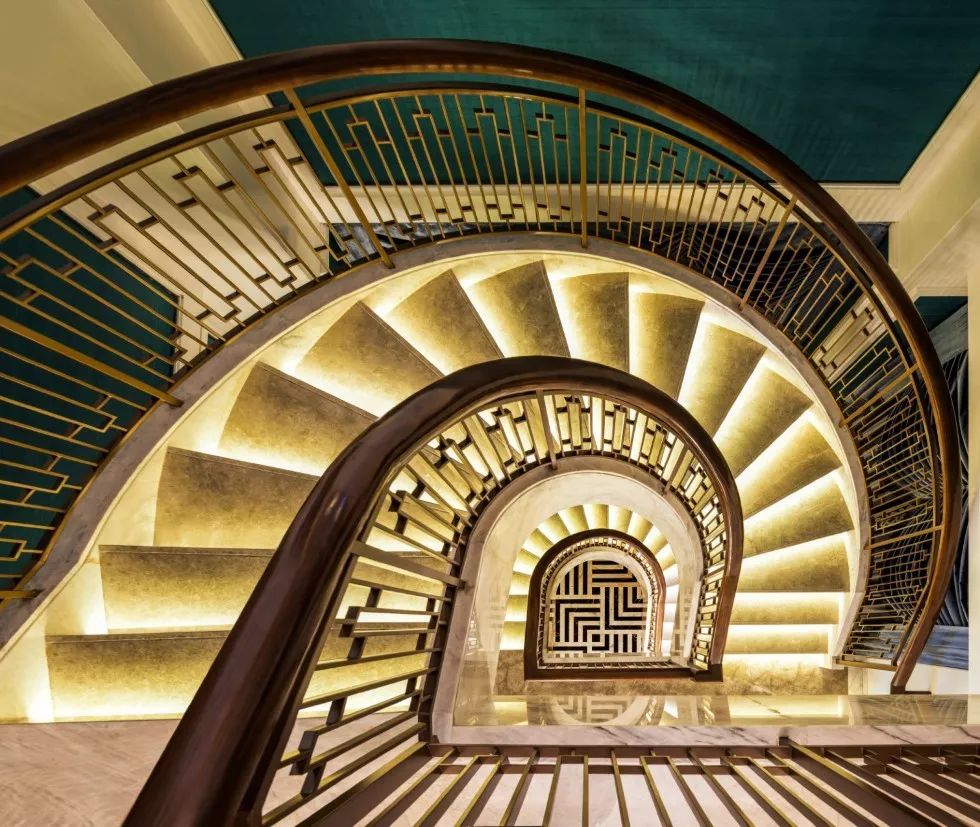 钘忚韩鏄熺骇閰掑簵,钘忚韩閰掗