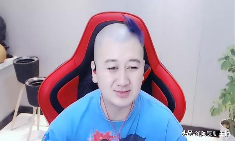 YY土豪真会玩,3851佛门“舞帝男团”亮相,利哥有望回归?