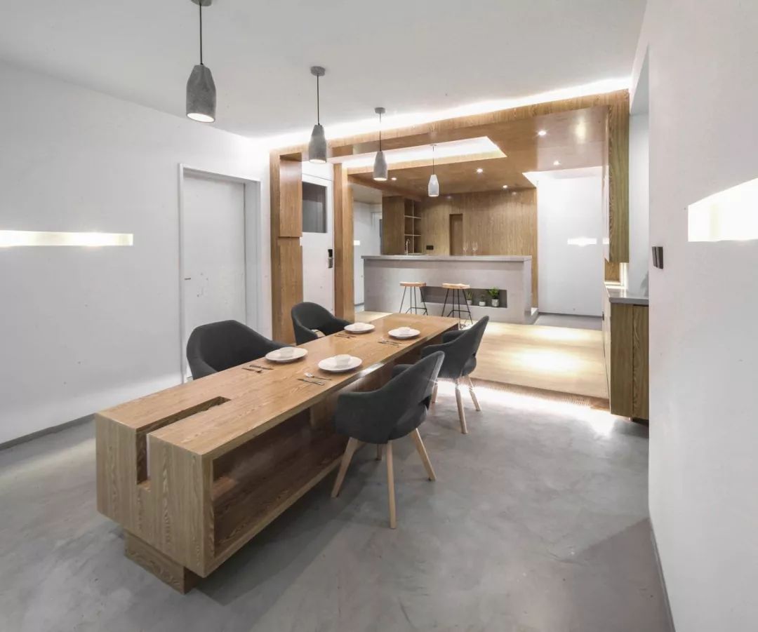 居民楼旧房改造成民宿风格,爆改旧楼成民宿