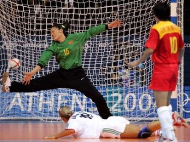 天啦噜！手球风靡欧洲，球门居然这么小？