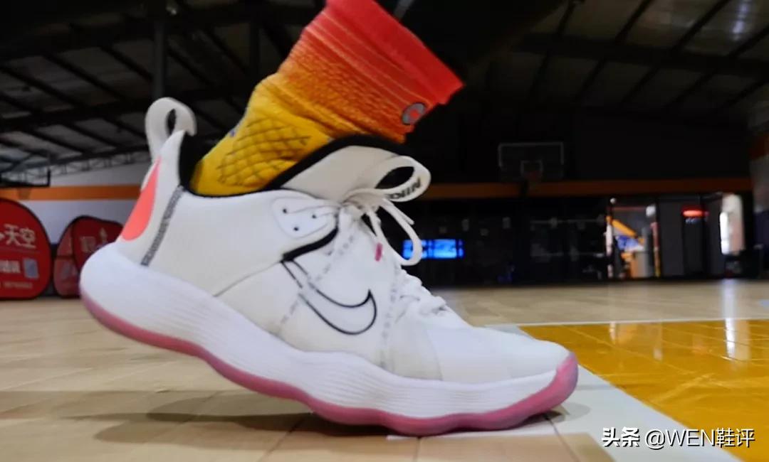 近千元的休闲鞋,排球鞋推荐性价比高的篮球鞋