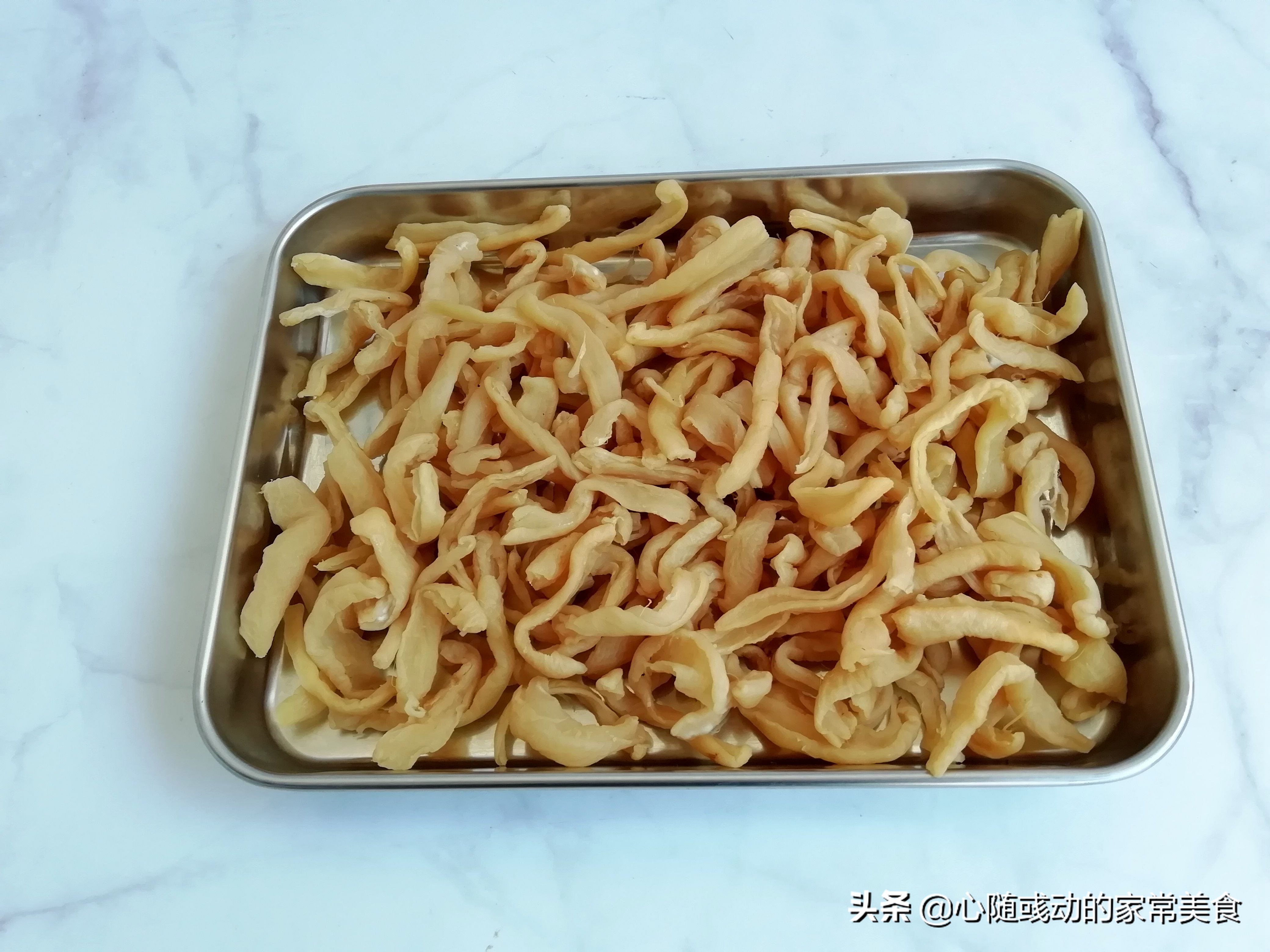 8种蔬菜晒干后，比新鲜的都好吃，我家每年做几十斤，炒肉吃最香