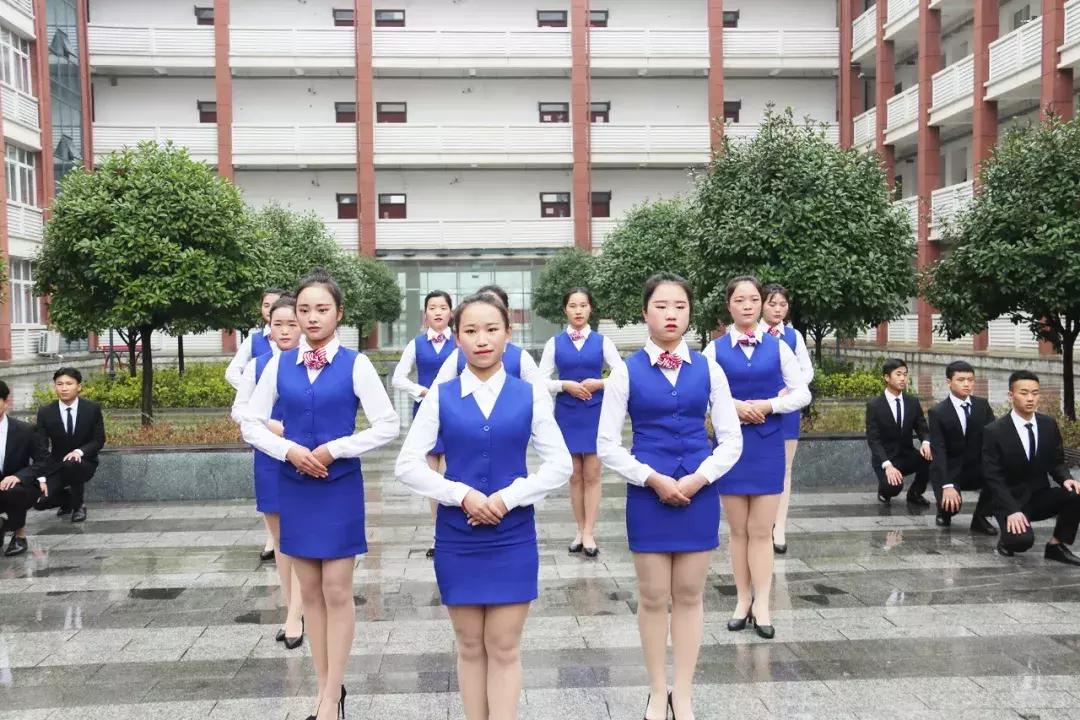 厉害了我们的新时代内容简介,松桃中等职业学校